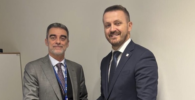 Maraš Dukaj sa Oliverom Salesom (Foto: Ministarstvo javne uprave)