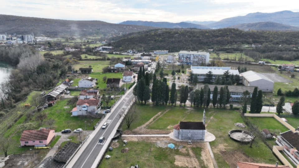 Glavna ulica u Spužu