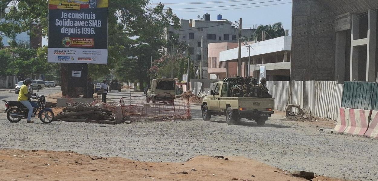 Vojnici na ulicama Benina, 6. decembra 2025. (Foto: AP Photo)