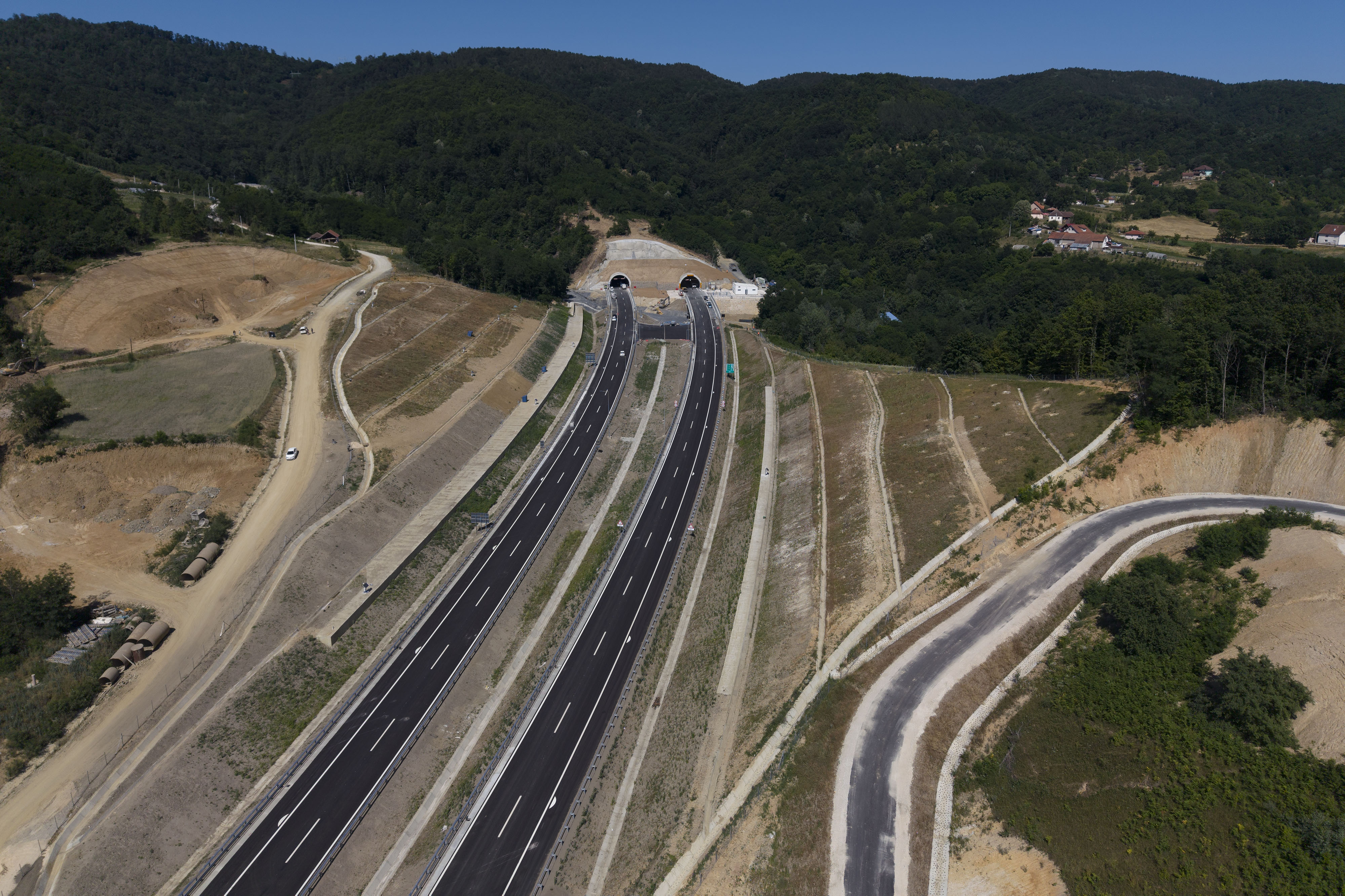 Autoput Tunel Munjino Brdo, tunel Laz, petlja Pakovraće Gremlin