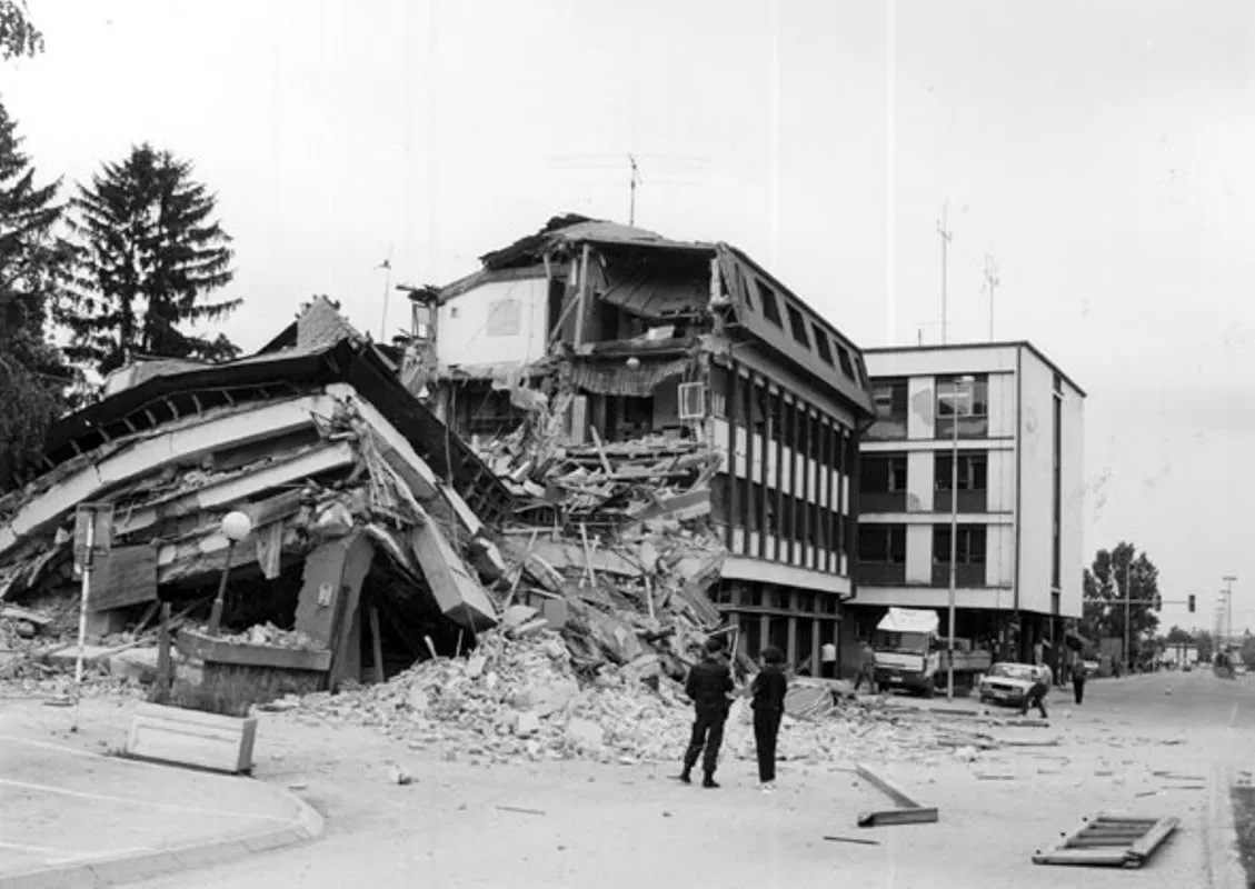 Bombardovana zgrada SUP-a u Valjevu