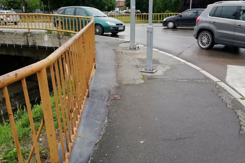 Proširen trotoar i pomerena ograda
