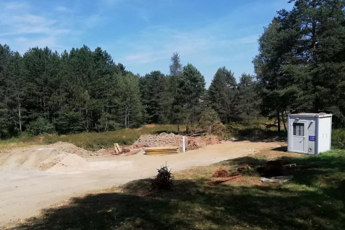 Bušotine u blizini hotela Pepa