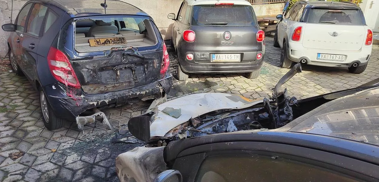 Zapaljeni automobili