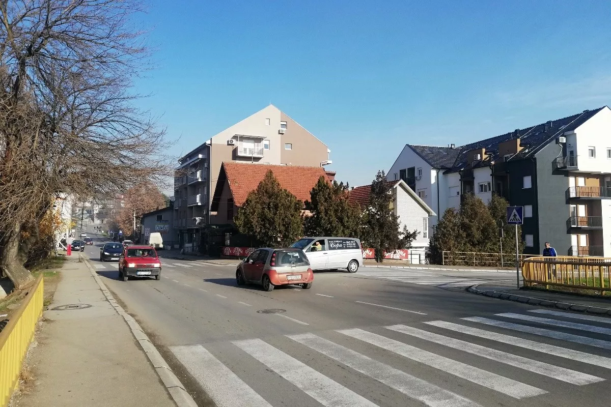 Raskrsnica Sinđelićeve i Pasterove