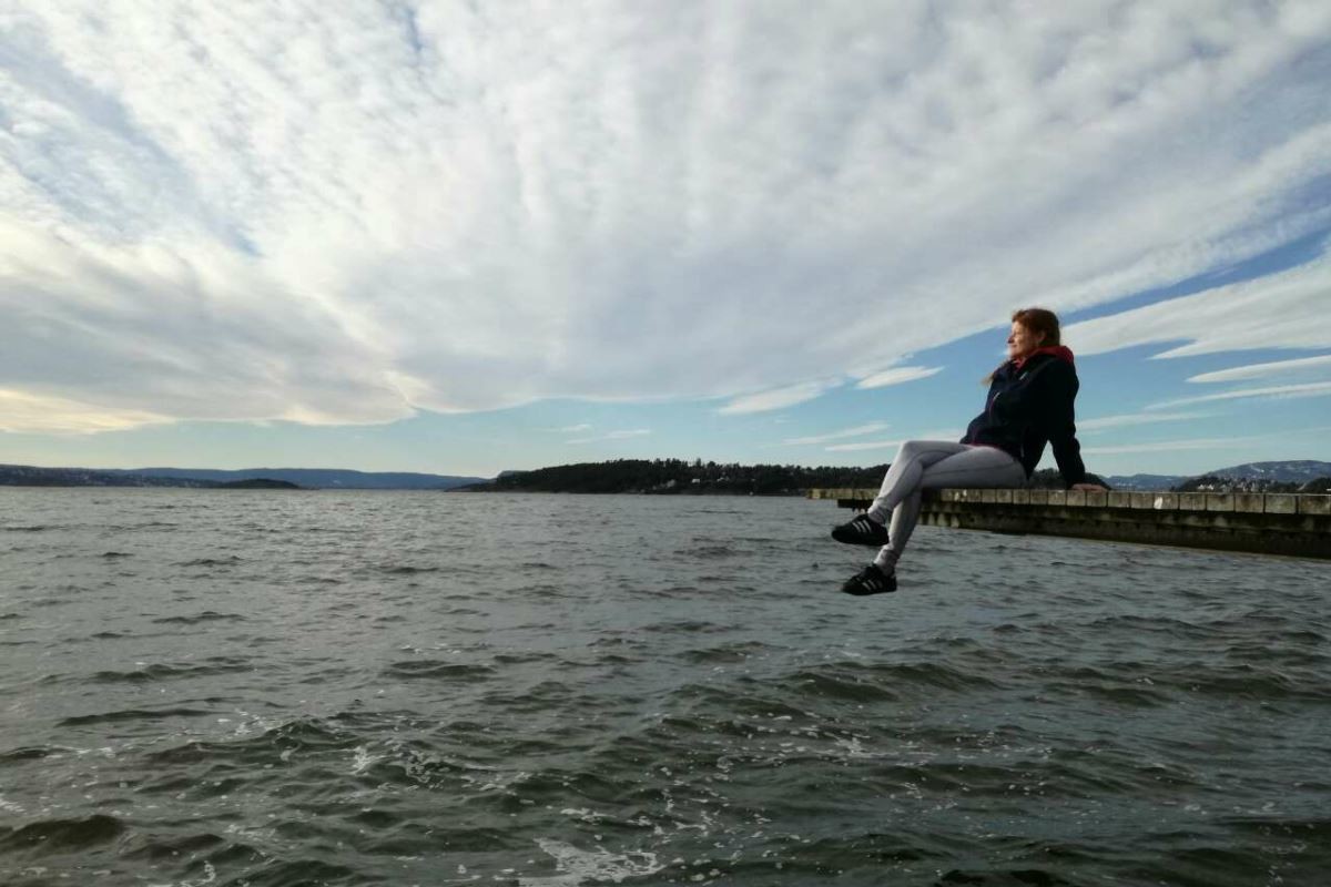 Među javom i međ' snom