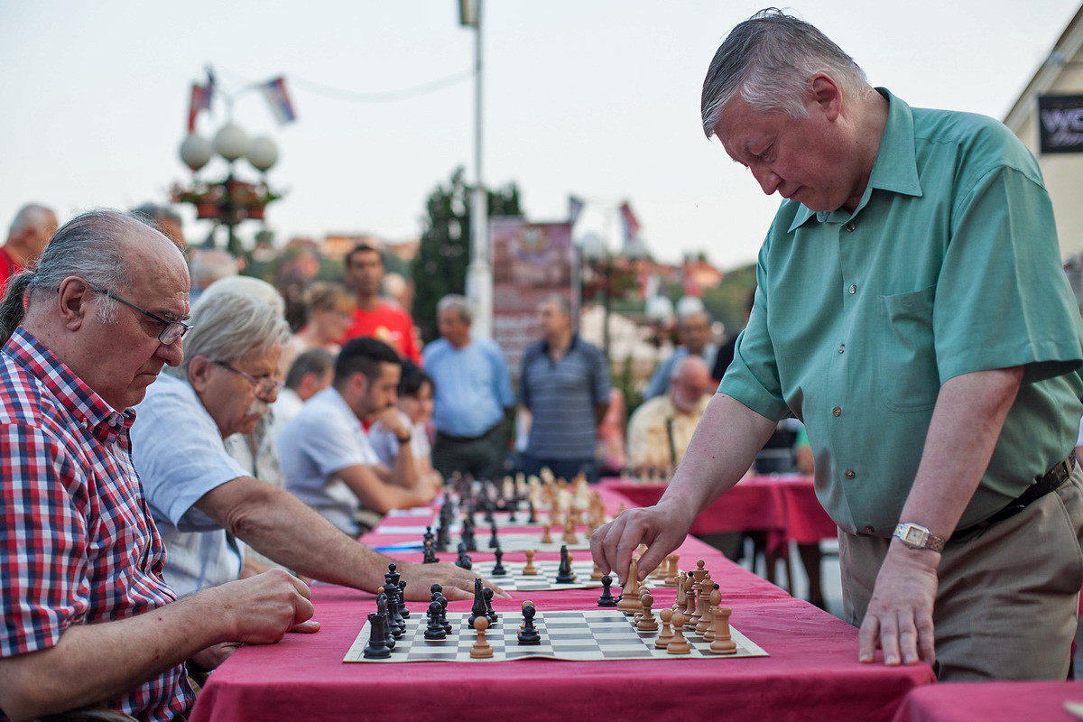Simultanka na Trgu vojvode Mišić a (arhiva)