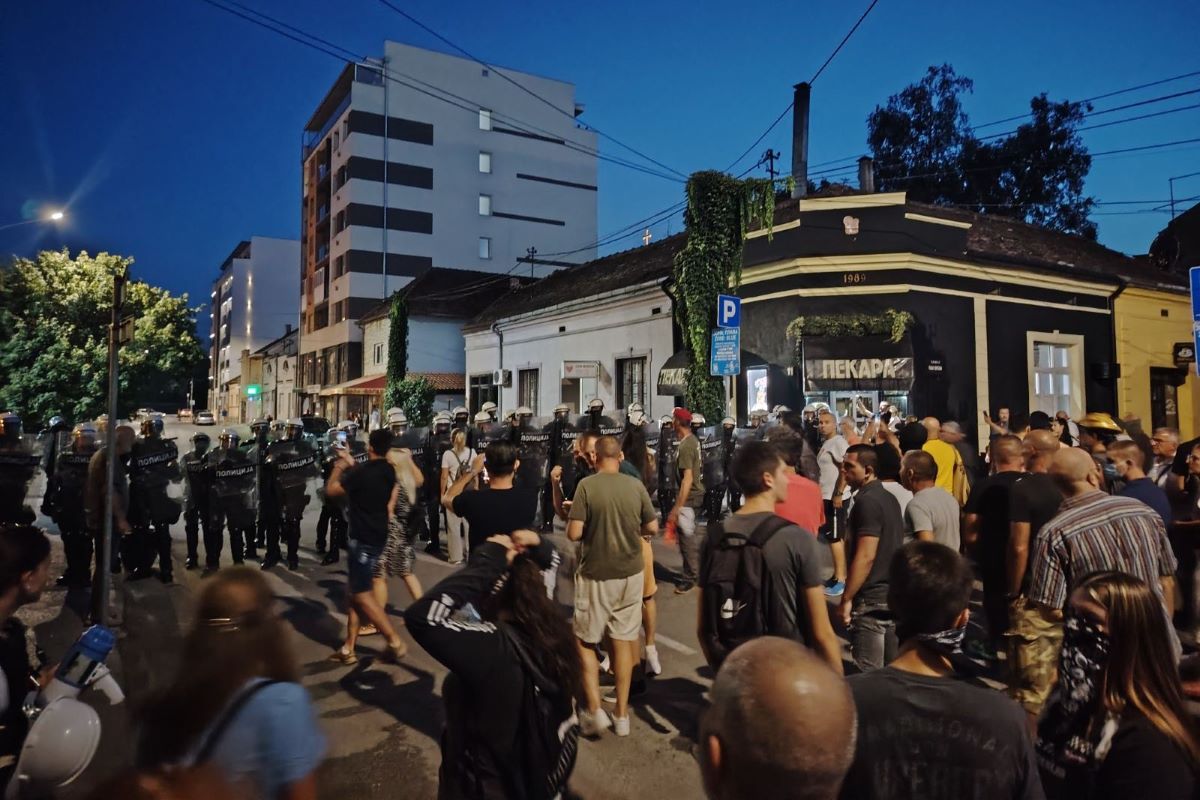 Kordon policije u Čika Ljubinoj ulici
