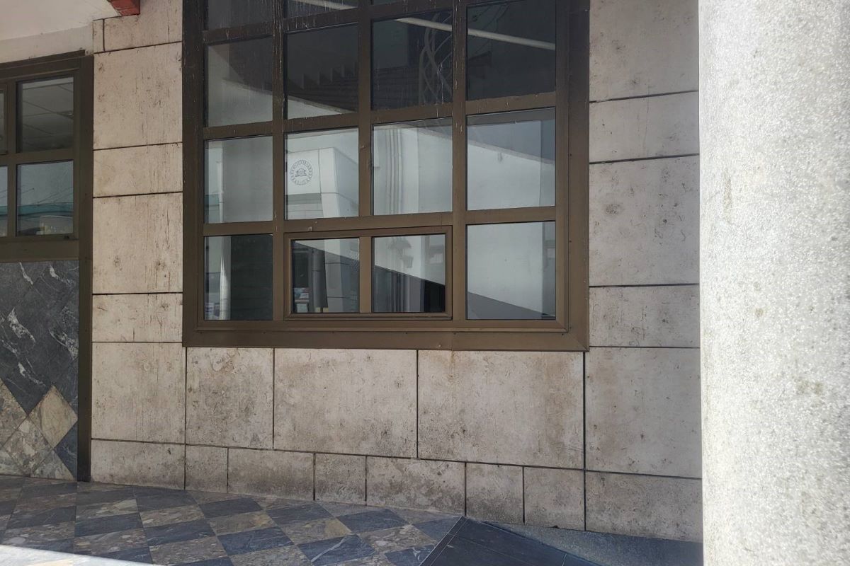 Zamenjena stakla na Tužilaštvu