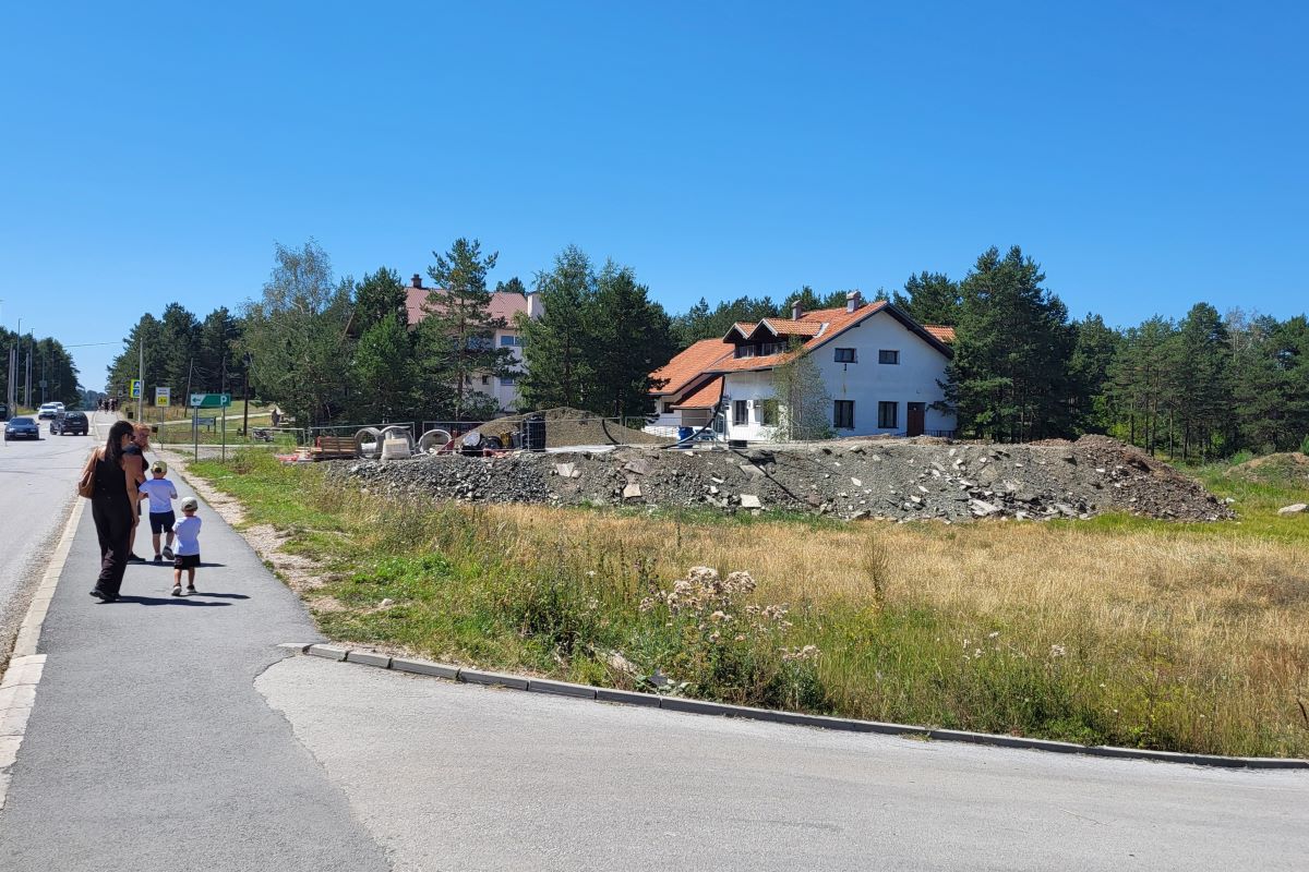 Deponija građevinskog otpada na Divčibarama (Foto: Kolubarske.rs)