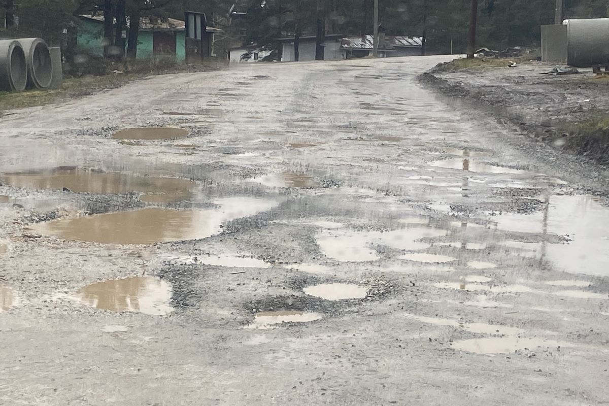 Rupe na ulici (Divčibare) (Foto: Ljubitelji planine)