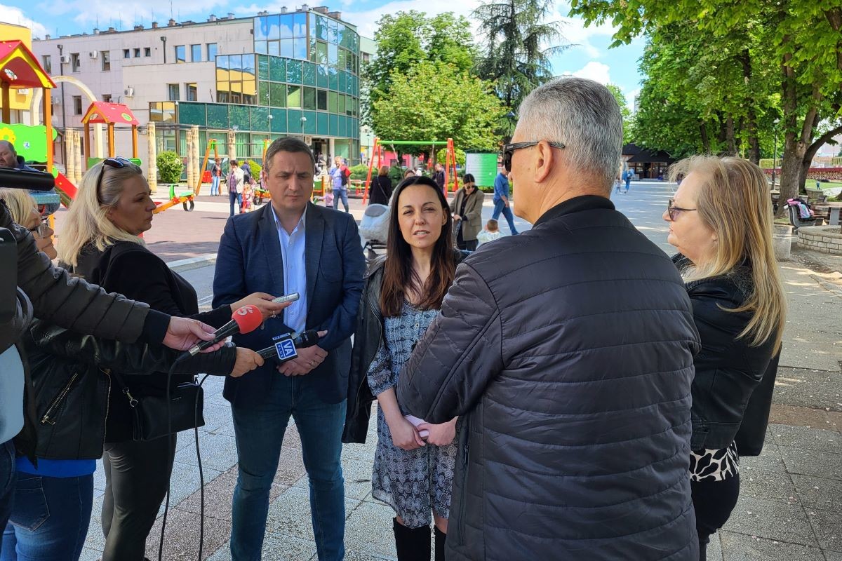 Pokret Sad konferencija za novinare