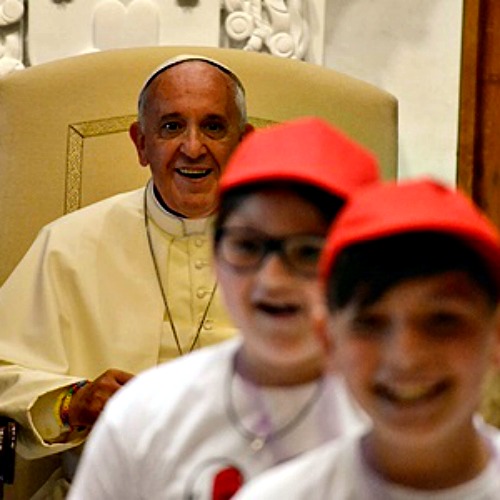 Pope Francis meets with students in Paul VI audience hall on May 31, 2014.
Pope Francis meets with students in Paul VI audience hall on May 31, 2014.