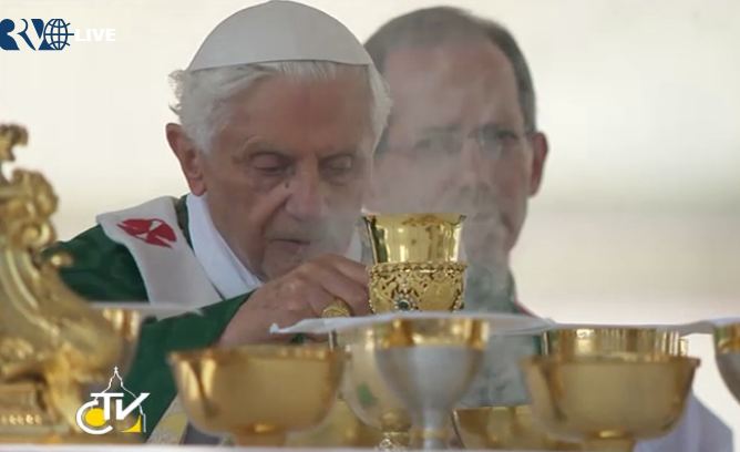 The Holy Father incensing the altar during Mass to open the Year of Faith, Oct. 11, 2012. The Holy Father incensing the altar during Mass to open the Year of Faith, Oct. 11, 2012.