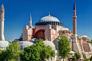 The extraordinary cathedral is designated a World Historical Site by the United Nations Educational, Scientific and Cultural Organization (UNESCO). The extraordinary cathedral is designated a World Historical Site by the United Nations Educational, Scientific and Cultural Organization (UNESCO).