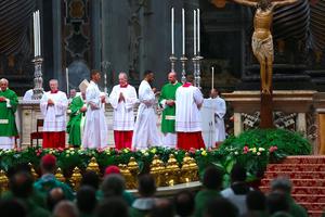 Prisoners assisting in the Jubilee Mass in St. Peter's basilica on Sunday. Prisoners assisting in the Jubilee Mass in St. Peter's basilica on Sunday.