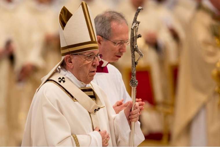 Pope Francis celebrates the chrism Mass at St. Peter’s Basilica March 29. Pope Francis celebrates the chrism Mass at St. Peter’s Basilica March 29.