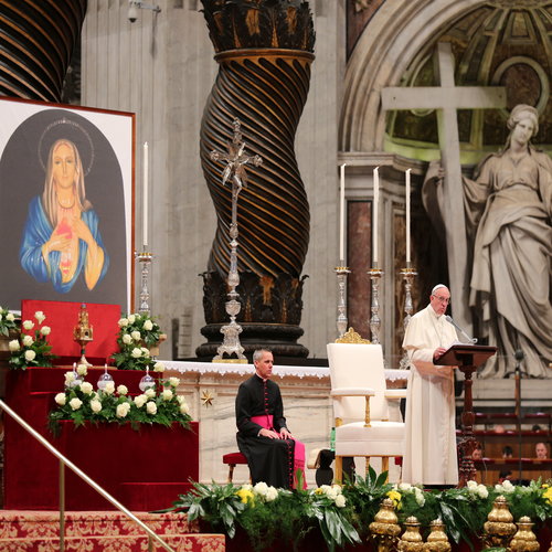 Pope Francis presides at a prayer vigil dedicated to those who suffer in soul and body, with the reliquary of Our Lady of Tears of Syracuse in St. Peter's Basilica on May 5.
Pope Francis presides at a prayer vigil dedicated to those who suffer in soul and body, with the reliquary of Our Lady of Tears of Syracuse in St. Peter's Basilica on May 5.