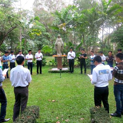 Vietnamese youth leaders attend their annual Lenten retreat March 17 in Thailand.
Vietnamese youth leaders attend their annual Lenten retreat March 17 in Thailand.