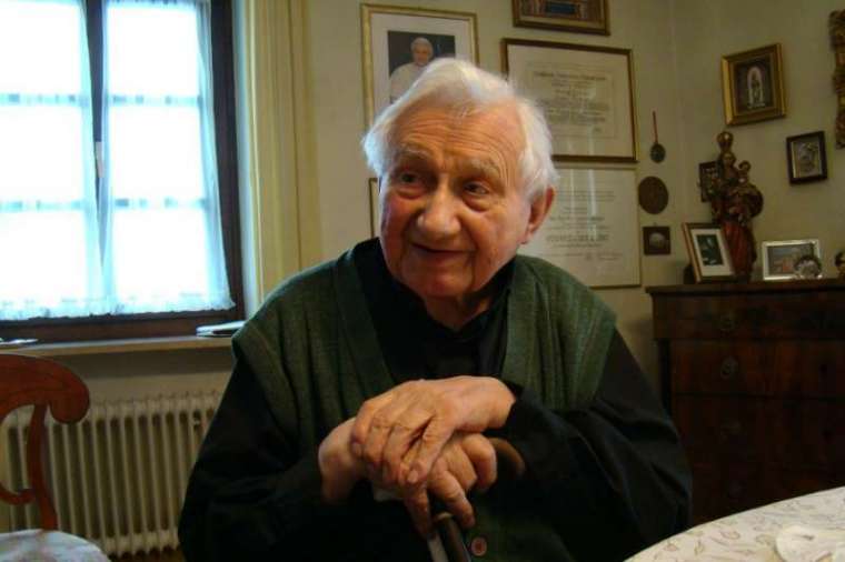 Msgr. Georg Ratzinger. Msgr. Georg Ratzinger.