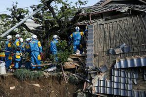 A rescue team tries to save victims after a 6.4 magnitude earthquake hit Kumamoto, Japan, April 16, 2016. A rescue team tries to save victims after a 6.4 magnitude earthquake hit Kumamoto, Japan, April 16, 2016.