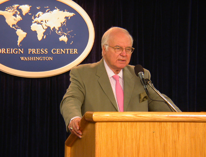 Michael Novak speaks at a Washington Foreign Press Center Briefing in 2004.
Michael Novak speaks at a Washington Foreign Press Center Briefing in 2004.