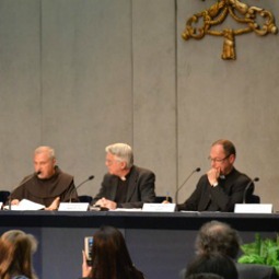 Father Giovangiuseppe Califano (l) and Msgr. Slawomir Oder (r) with Vatican spokesman Father Federico Lombardi at the Holy See Press Office on April 22. Father Giovangiuseppe Califano (l) and Msgr. Slawomir Oder (r) with Vatican spokesman Father Federico Lombardi at the Holy See Press Office on April 22.