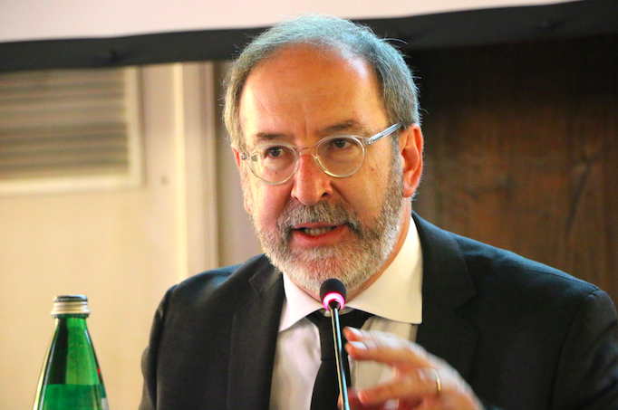 Riccardo Cascioli, director of 'La Nuova Bussola Quotidiana', speaking at the April 22nd conference. Riccardo Cascioli, director of 'La Nuova Bussola Quotidiana', speaking at the April 22nd conference.