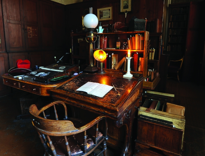 The Birmingham Oratory is home to Cardinal John Henry Newman’s private study, which showcases manuscripts ranging from his autobiography to other works. The Birmingham Oratory is home to Cardinal John Henry Newman’s private study, which showcases manuscripts ranging from his autobiography to other works.