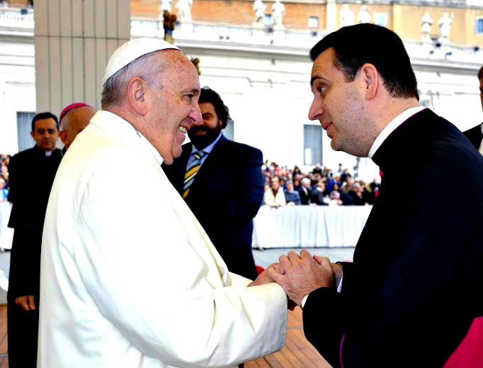 Bishop Steven Lopes greets Pope Francis in 2015 Bishop Steven Lopes greets Pope Francis in 2015