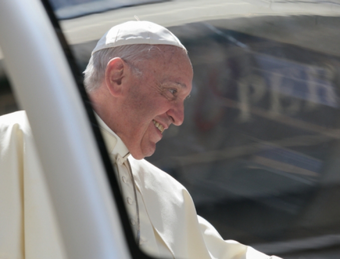 Pope Francis visiting the city of Genoa to celebrate Holy Mass at Kennedy Square, May 27, 2017. Pope Francis visiting the city of Genoa to celebrate Holy Mass at Kennedy Square, May 27, 2017.