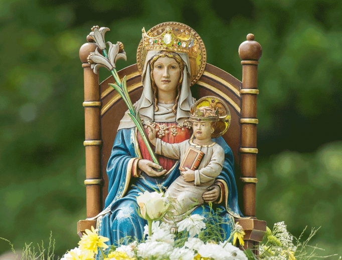 Present-day image of Our Lady of Walsingham at the famous English shrine that was destroyed in 1538 during the reign of Henry VIII. Present-day image of Our Lady of Walsingham at the famous English shrine that was destroyed in 1538 during the reign of Henry VIII.