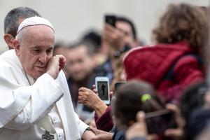 Pope Francis greets the faithful during his weekly General Audience on Ash Wednesday, February 26, 2020. Pope Francis greets the faithful during his weekly General Audience on Ash Wednesday, February 26, 2020.