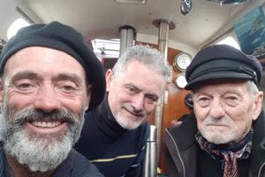 Juan Manuel Ballestero with his brother and father after the voyage. Juan Manuel Ballestero with his brother and father after the voyage.