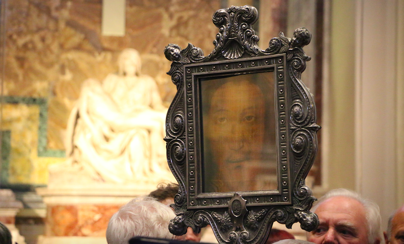 Replica of the Holy Face close to its former home in St. Peter's basilica, in the former St. Mary's Chapel, where Michelangelo's Pietà stands today. Replica of the Holy Face close to its former home in St. Peter's basilica, in the former St. Mary's Chapel, where Michelangelo's Pietà stands today.