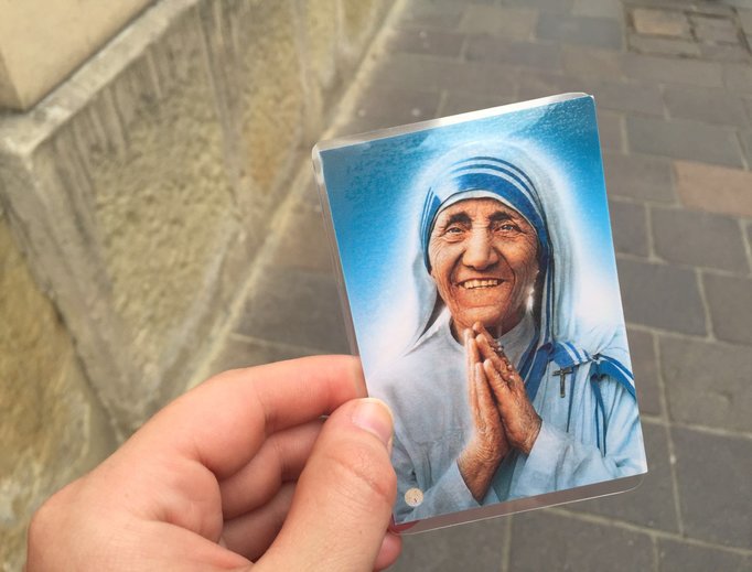 A prayer card of Blessed Mother Teresa being handed out by the Missionaries of Charity to pilgrims at World Youth Day in Krakow, Poland.
A prayer card of Blessed Mother Teresa being handed out by the Missionaries of Charity to pilgrims at World Youth Day in Krakow, Poland.