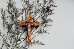 This Sunday sets the stage for Jesus’ passion. This Sunday sets the stage for Jesus’ passion.