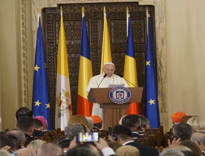 Pope Francis in the Presidential Palace delivering his speech to the Authorities, Civil Society, and Diplomatic Corps. Pope Francis in the Presidential Palace delivering his speech to the Authorities, Civil Society, and Diplomatic Corps.