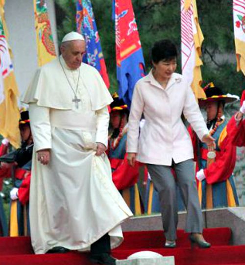Pope Francis is received at the presidential palace in Seoul.
Pope Francis is received at the presidential palace in Seoul.