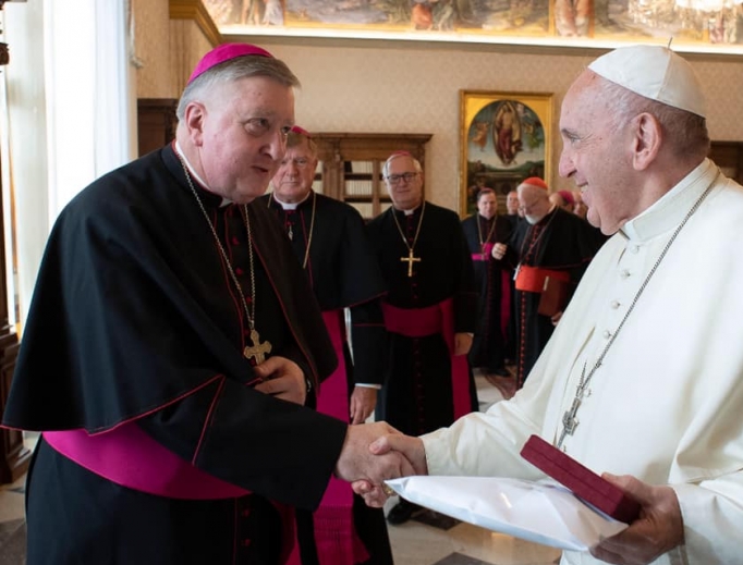 Bishop Mitchell Rozanski greets Pope Francis during an ad limina visit. Bishop Mitchell Rozanski greets Pope Francis during an ad limina visit.