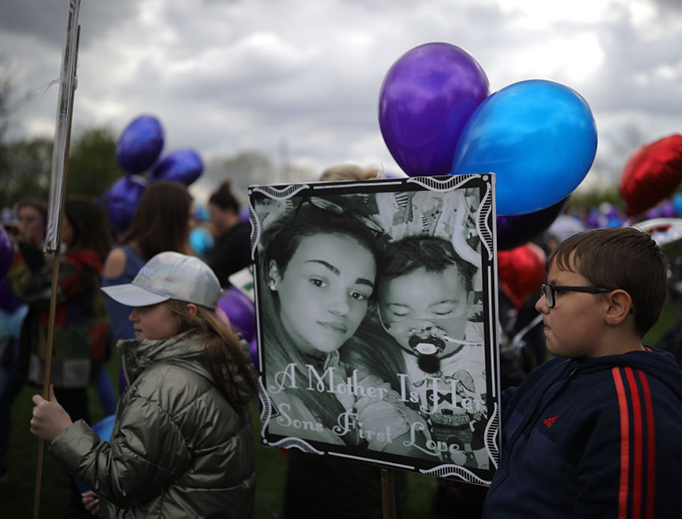 Balloons being prepared to release in memory of Alfie Evans outside Alder Hey Hospital after terminally ill 23-month-old Alfie Evans died at 2:30am this morning on April 28, 2018, in Liverpool, England. Balloons being prepared to release in memory of Alfie Evans outside Alder Hey Hospital after terminally ill 23-month-old Alfie Evans died at 2:30am this morning on April 28, 2018, in Liverpool, England.