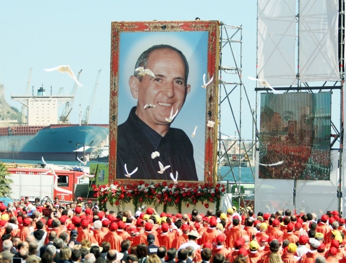Above, the beatification of Blessed Pino Puglisi; inset: Giuseppe Savagnone Above, the beatification of Blessed Pino Puglisi; inset: Giuseppe Savagnone