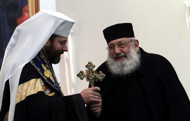 Major Archbishop Sviatoslav Shevchuk (l) greets his predecessor, Cardinal Lubomyr Husar (r), who died May 31. Major Archbishop Sviatoslav Shevchuk (l) greets his predecessor, Cardinal Lubomyr Husar (r), who died May 31.