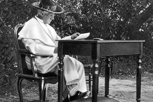 Pope Pius X in the Vatican Gardens in 1913. Pope Pius X in the Vatican Gardens in 1913.