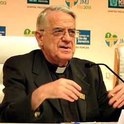 Father Federico Lombardi talks to reporters July 22 at the WYD media center in Rio de Janeiro. Father Federico Lombardi talks to reporters July 22 at the WYD media center in Rio de Janeiro.