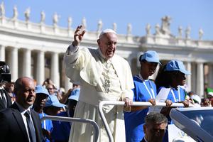 Pope Francis arriving at the jubilee audience for volunteers, St. Peter's Square, Sept. 3, 2016. Pope Francis arriving at the jubilee audience for volunteers, St. Peter's Square, Sept. 3, 2016.