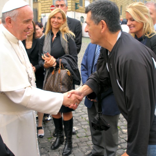 Ray McKenna and Linda Del Rio (r) meet Pope Francis. Ray McKenna and Linda Del Rio (r) meet Pope Francis.