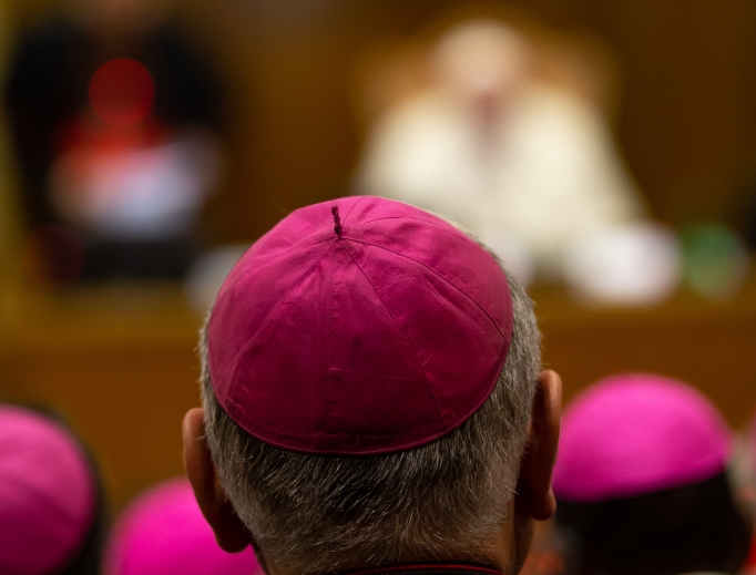 Pope Francis leads the introductory prayer and delivers his greeting on the opening day of the 15th Ordinary General Assembly of the Synod of Bishops in the Vatican Synod Hall Oct. 3.
Pope Francis leads the introductory prayer and delivers his greeting on the opening day of the 15th Ordinary General Assembly of the Synod of Bishops in the Vatican Synod Hall Oct. 3.