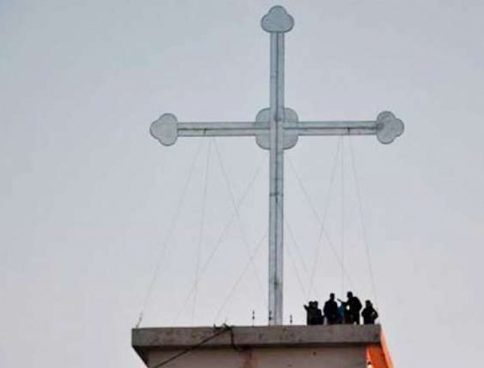 The cross in Telekuf-Tesqopa, near Mosul, Iraq. The cross in Telekuf-Tesqopa, near Mosul, Iraq.