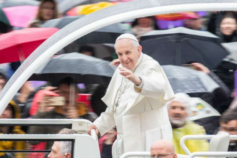 Pope Francis waves at the general audience, April 10, 2019. Pope Francis waves at the general audience, April 10, 2019.